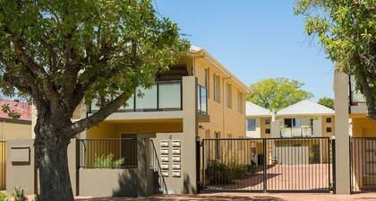 Unit Close to Airport, Hospital, Shops & Transport