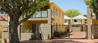 Unit Close to Airport, Hospital, Shops & Transport