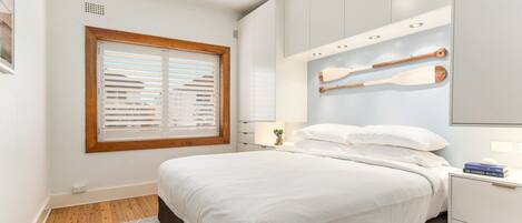 Apartment | 2 bedrooms, iron/ironing board, bed sheets