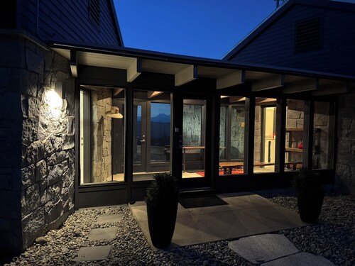 Modern Mountain Lodge · 3BR Design Retreat above Cle Elum