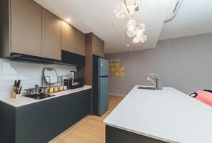 Private kitchen - Mosaic PokeNest Theme 3BR Bathtub Midvalley (Johor Bahru)