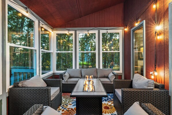 المنشأة من الداخل