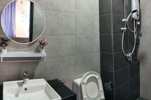 Bathroom - Ocean Home@Urban Suites@3BR@10+2 Pax (Jelutong)