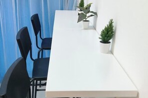 Dining - Ocean Home@Urban Suites@3BR@10+2 Pax (Jelutong)
