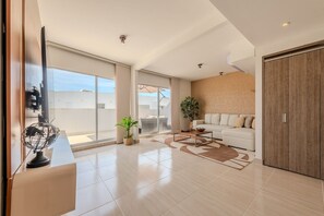 TV - Perfect Getaway in Trevi: Modern 3 BR - 2 BTH PH (Cartagena de Indias)