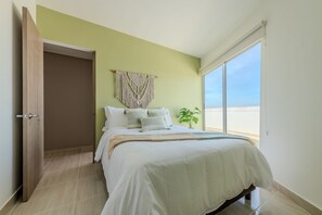 3 bedrooms, iron/ironing board, internet, bed sheets - Perfect Getaway in Trevi: Modern 3 BR - 2 BTH PH (Cartagena de Indias)