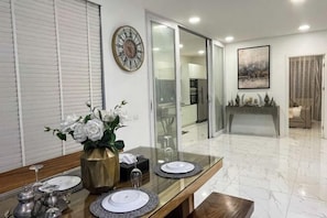 Restaurant - Youth Journey Six-Bedroom Pool Villa (Pattaya)