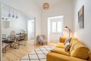 Smart TV - Loomi Apartment, Alameda, Lisbon (Lisboa)