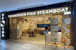 Dining - Elevated Cozy Homestay @Heart of Sri Petaling 3R3B (Kuala Lumpur)