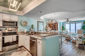 Fridge, microwave, oven, stovetop - OCEAN-VIEW Condo, 3-BR-3-BA in North Myrtle Beach, fitness room & hot tub, pools (North Myrtle Beach)