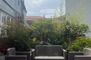 Unclassified image, 2 of 10, button - HaoBo porto center (Porto)