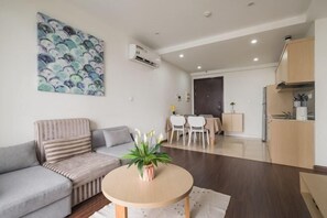 Room - Romantic Apartment in Vinhomes Dcapitale (Hanoi)