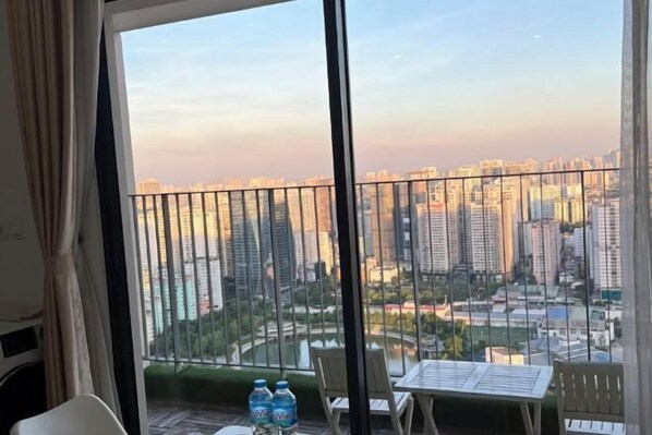 Room - Romantic Apartment in Vinhomes Dcapitale (Hanoi)