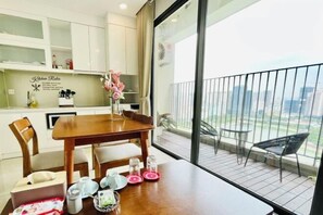Room - Luxury Apartment in Vinhomes D'Capitale by David Home (Hanoi)