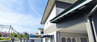 Corner Lot Taman Bahagia Batu 7 ( 2Minutes to Airport)