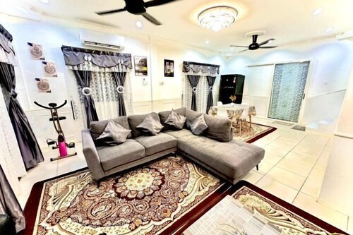 Corner Lot Taman Bahagia Batu 7 ( 2Minutes to Airport)