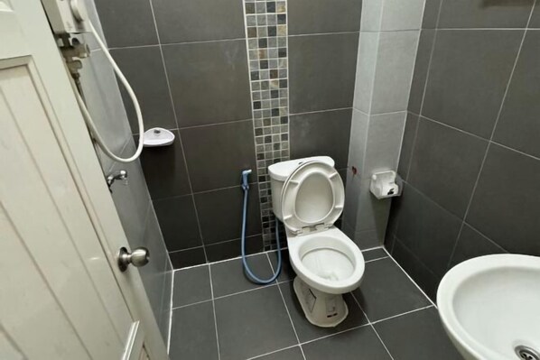 Bathroom - ST Residence@Rayong (Pluak Daeng)