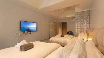 Deluxe Double Room with Two Double Beds | Desk, blackout curtains, free WiFi