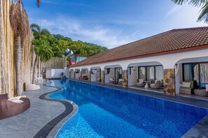 Outdoor pool - Yusu Hotel (Karon)