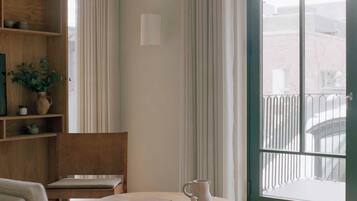 52-inch flat-screen TV with satellite channels