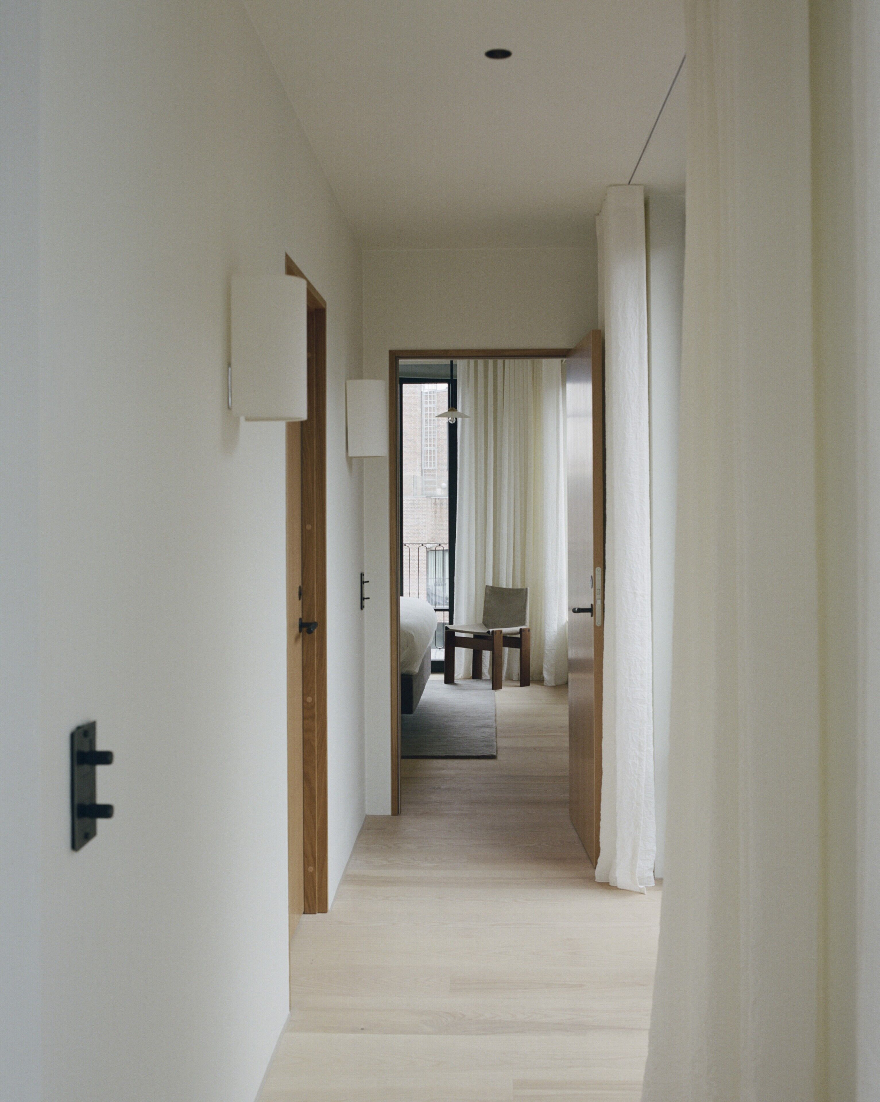 Grand Suite serviced apartment - 2 bathrooms | Living area | 52-inch flat-screen TV with satellite channels, heated floors