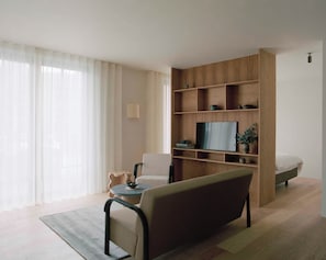 52-inch flat-screen TV with satellite channels, heated floors - The Granary (Copenhagen)