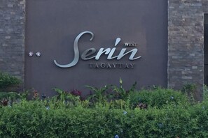 Unclassified image, 3 of 16, button - Cool Breeze-Serin West Tagaytay 1-bedrooom Condo (Tagaytay)