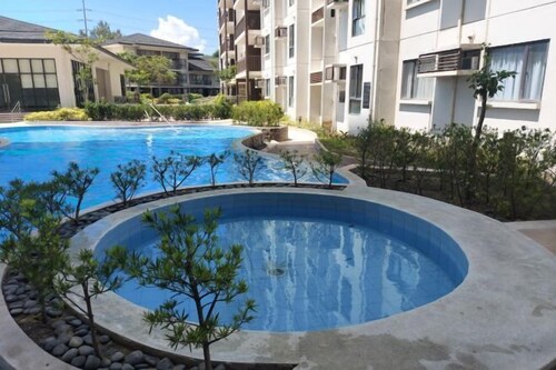 Cool Breeze-Serin West Tagaytay 1-bedrooom Condo