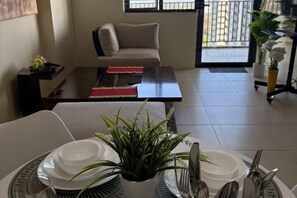 Room - Cool Breeze-Serin West Tagaytay 1-bedrooom Condo (Tagaytay)