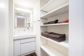 Bathroom - Kitaakabane • Diamond • Yu (Tokyo)