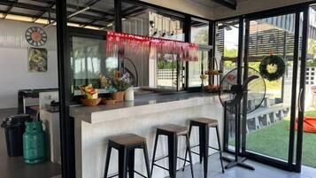 بار (في المنشاة)