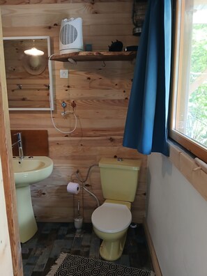 Shower, towels