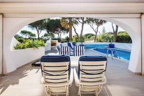 Piscine extérieure, piscine chauffée