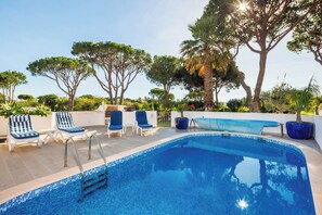Outdoor pool, a heated pool - North Star Villa (Almancil)