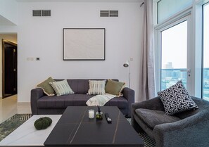 Appartement Confort, cuisine, vue sur la ville | Aire de séjour