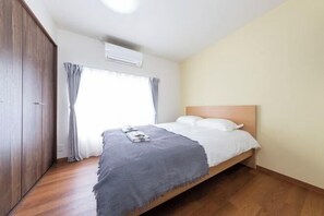 Cribs/infant beds - Kosumosu (Tokyo)