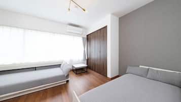 Cribs/infant beds