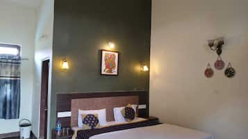 Habitación doble clásica, vista al jardín | Escritorio y wifi gratis