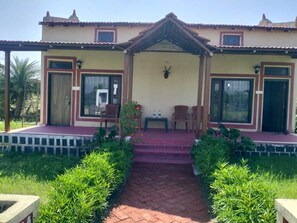 Classic Double Room, Garden View | Terrace/patio - JAMTARA FARMSTAY pench tiger reserve (Chaurai)