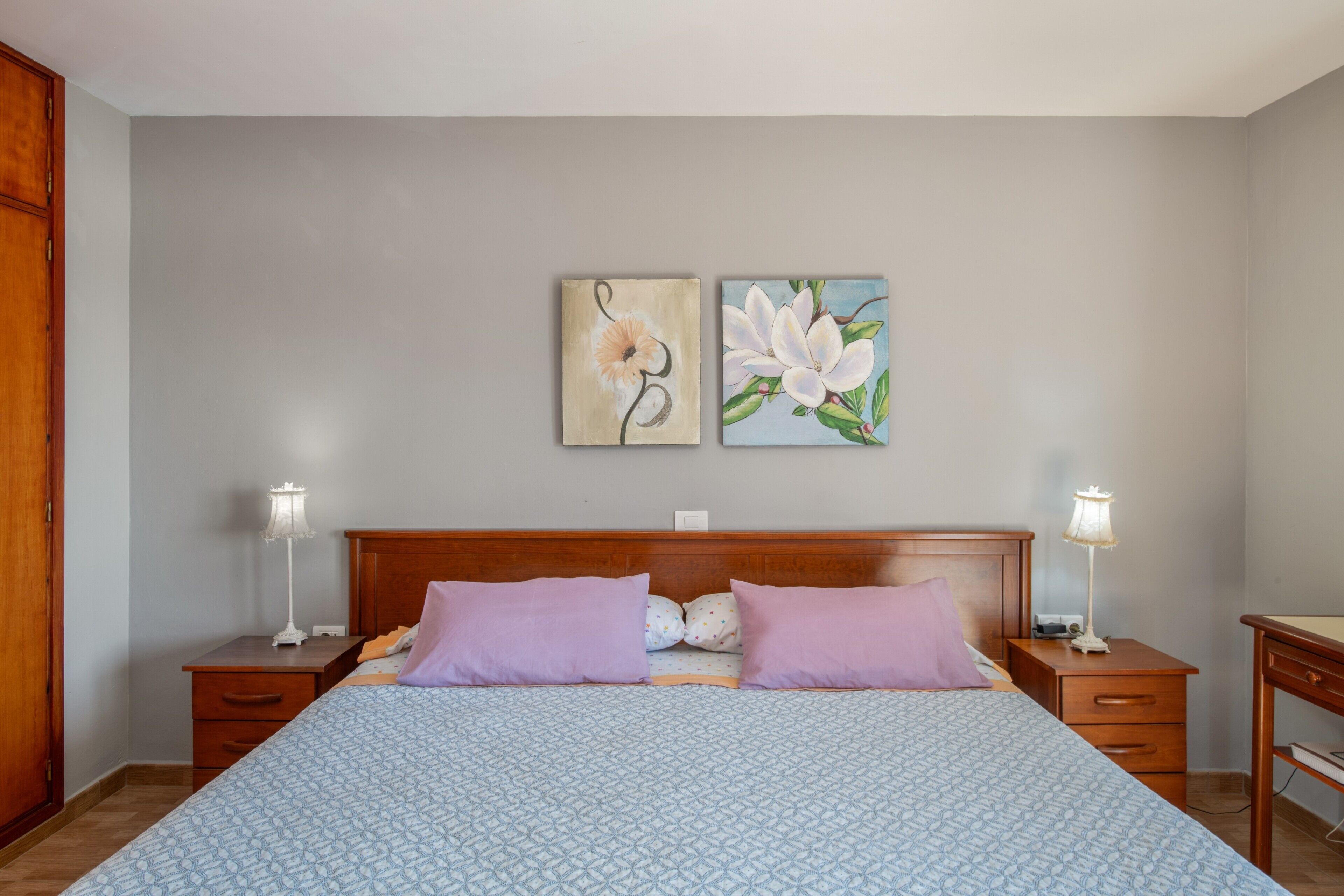 2 slaapkamers, een strijkplank/strijkijzer, wifi, beddengoed