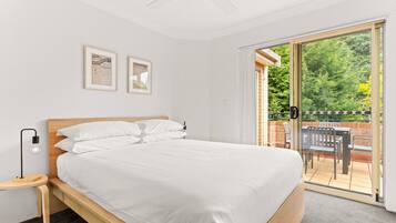 Apartment | 2 bedrooms, laptop workspace, iron/ironing board, bed sheets