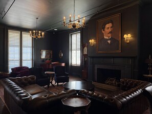 Interior - Hotel Everett (Winnsboro)