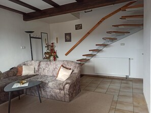 Fernseher, Tischtennisplatte