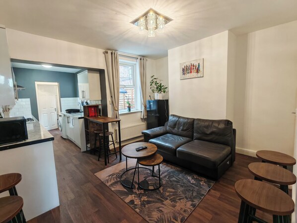 Living area - Central Wolverhampton Stay (Wolverhampton)