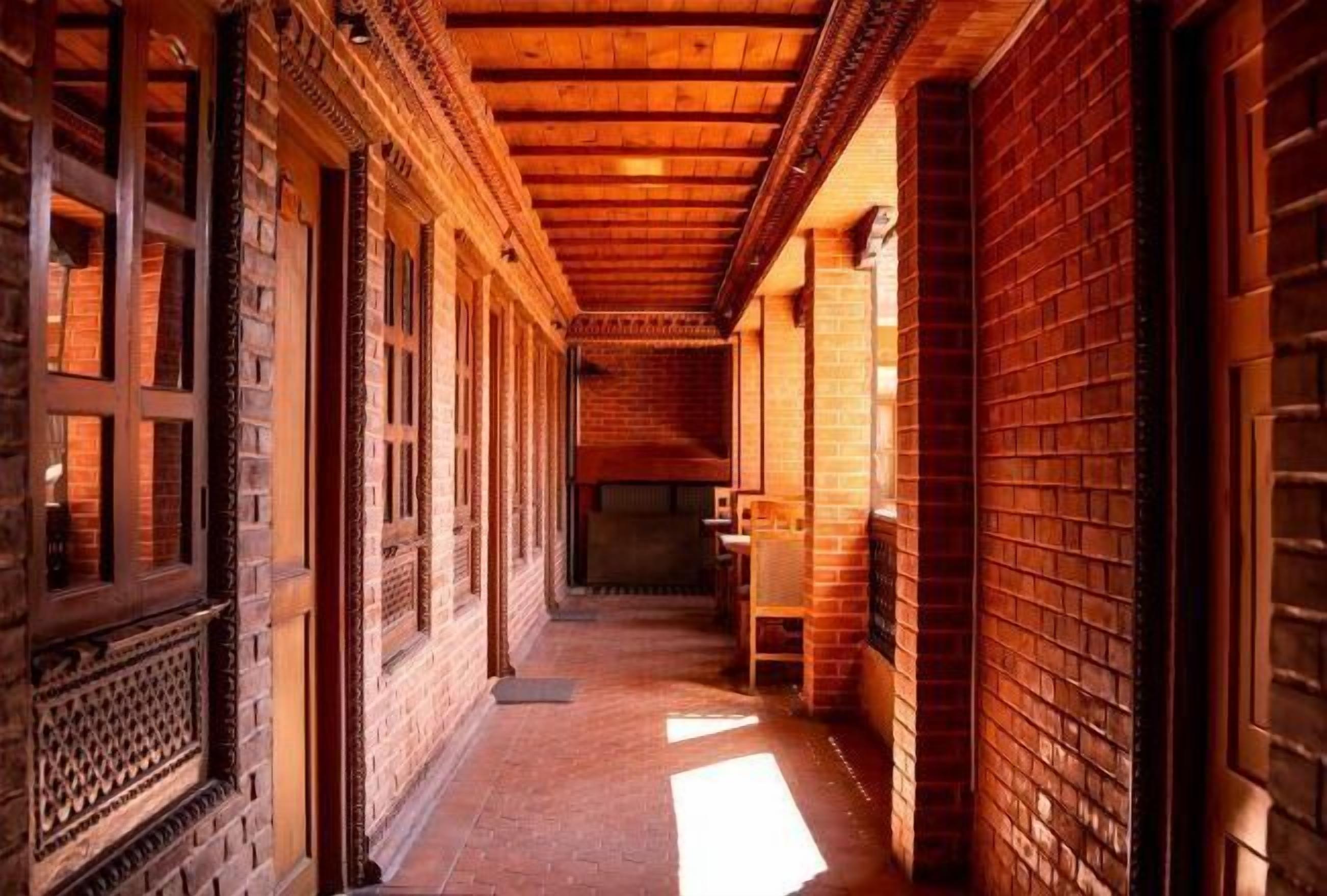 المنشأة من الداخل