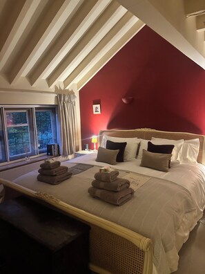 Room - A characterful Cotswold Mill (Blockley)