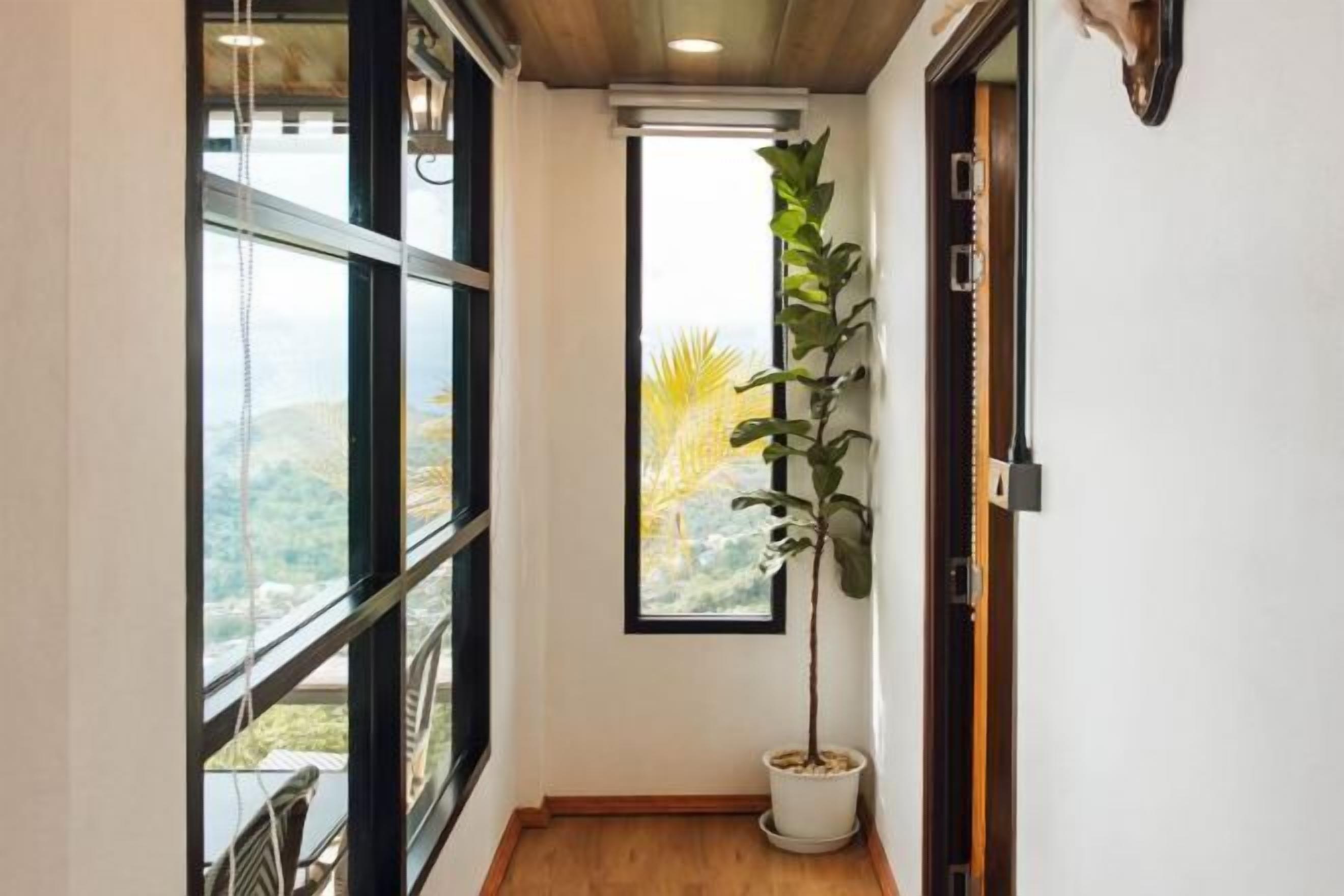 المنشأة من الداخل