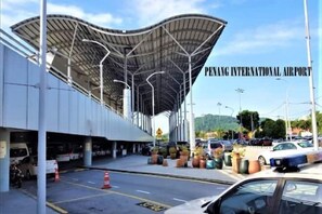 Self parking - 7-Room Exec House, Rumahku Express, Georgetown (George Town)