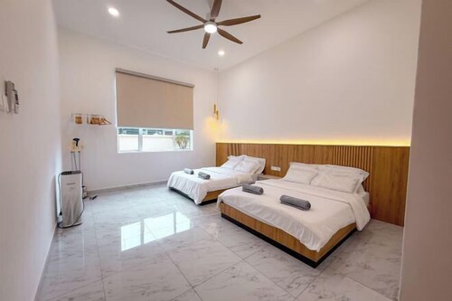 Aesthetic Muji Pool Villa in Ipoh 5BR 24Pax
