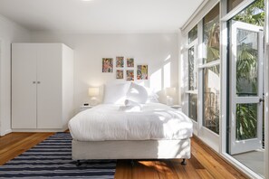 Leilighet | 1 soverom, skrivebord for bærbar PC og sengetøy